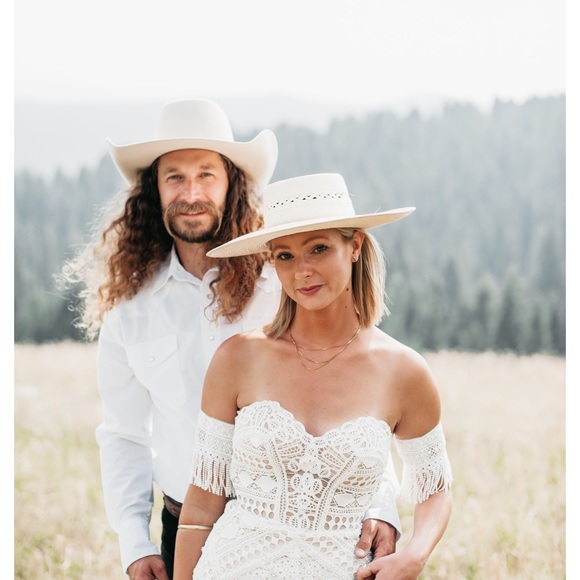 All Who Wander “Shane” Wedding Gown - Picture 6 of 8